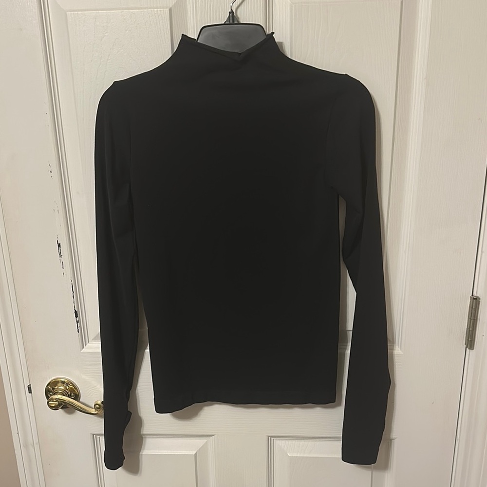 KHY Seamless Mock Neck Long Sleeve Size M Black NWOT